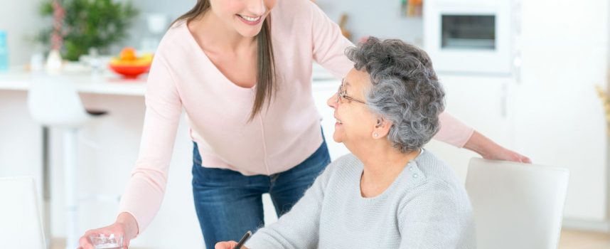Jak znaleźć odpowiednią opiekunkę osób starszych? Jak znaleźć odpowiednią opiekunkę osób starszych?