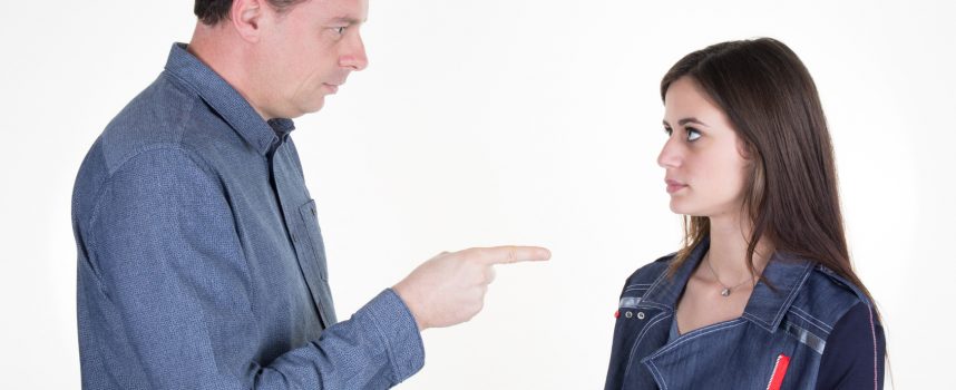 Uczeń pełnoletni nie zgadza się na udzielanie rodzicom informacji o nauce