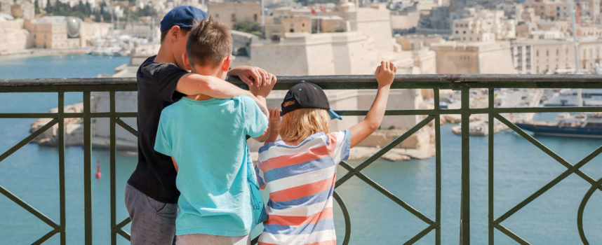 Morze, plaża i zabytki. Co jeszcze Malta może zaoferować twojemu dziecku?
