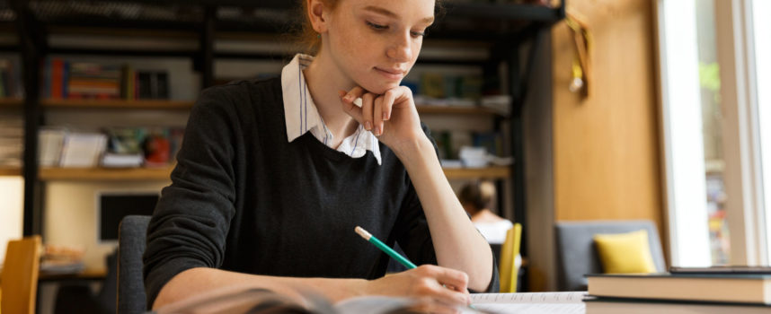 8 sposobów zdobycia pieniędzy na kształcenie i naukę!