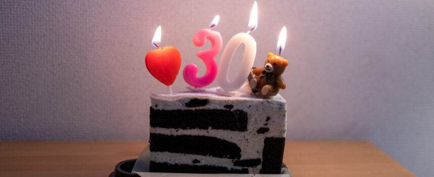 Prezent na 30-ste urodziny dla niej i dla niego- na co warto stawiać?
