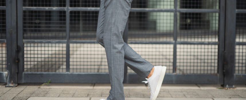 Wiosenna moda dla aktywnych: Jak wyglądać dobrze w dresie i sneakersach