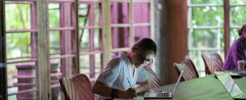 Nauka języków obcych — sprawdź zalety nauki online