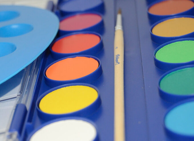 Farby: Kluczowy Element Twórczości Plastycznej w Szkole
