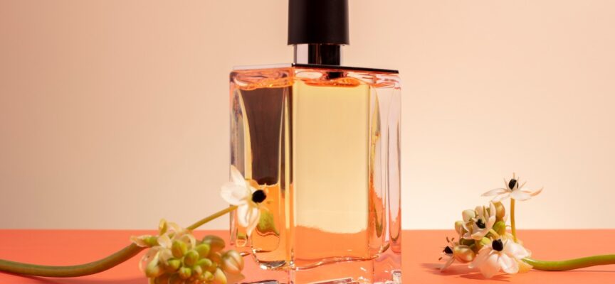 Damskie perfumy z ogonem – jak uwodzić w gustowny sposób?