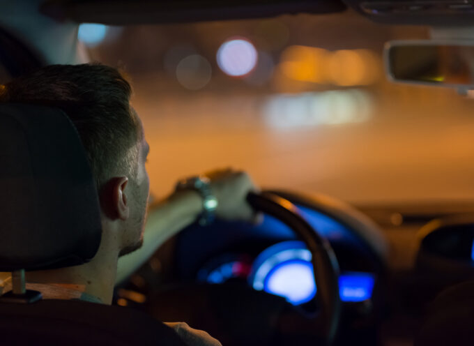 Jak przygotować się do nauki jazdy w nocy?