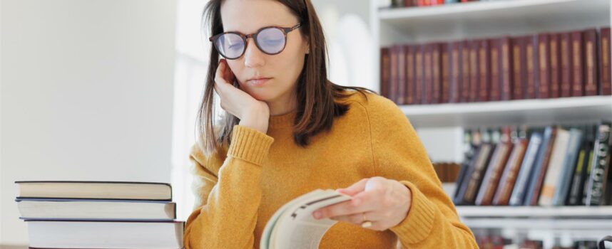 Pisanie pracy doktorskiej bez stresu – jak dobrze zorganizować cały proces