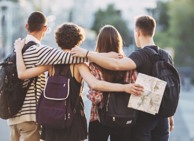 Czy można uczyć się języka podczas wakacji? 5 sposobów na praktykę angielskiego za granicą